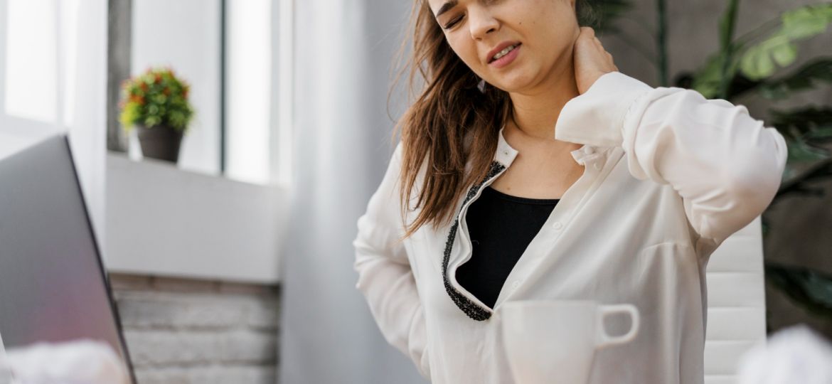 Boyun ve Omuz Ağrısı ile Yanma Hissi Ne Anlama Gelir Sebepleri ve Tedavi Seçenekleri